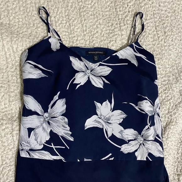 Banana republic floral cami - Picture 3 of 3